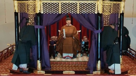 Împăratul Naruhito şi-a proclamat înscăunarea pe tronul Japoniei, într-o ceremonie complicată - VIDEO