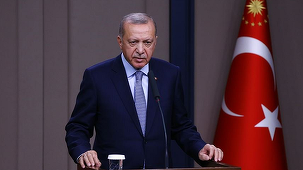 Erdogan ameninţă că va relua ”cu o hotărâre şi mai mare” ofensiva în Siria în cazul în care 1.200-1.300 de kurzi nu se retrag până marţi seara