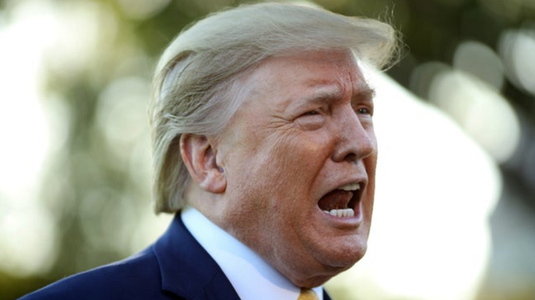 Donald Trump se prezintă drept victima unei ”linşări” 