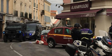 Bărbatul baricadat într-un muzeu arheologic pe Coasta de Azur, reţinut