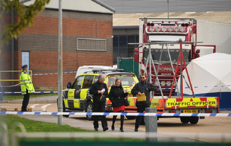 Cele 39 de cadavre - inclusiv al unui adolescent - găsite în camionul frigorific de lângă Londra sunt ale unor chinezi, dezvăluie ITV News