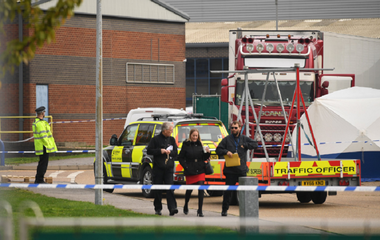 Un bărbat şi o femeie din Anglia, arestaţi în ancheta ”camionului groazei” din Marea Britanie