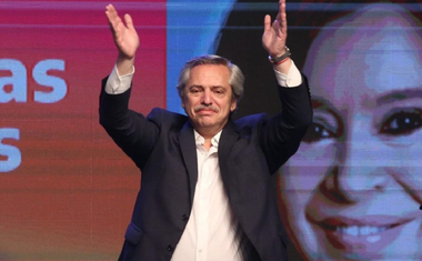Peronistul Alberto Fernandez obţine o victorie în primul tur al alegerilor prezidenţiale argentiniene