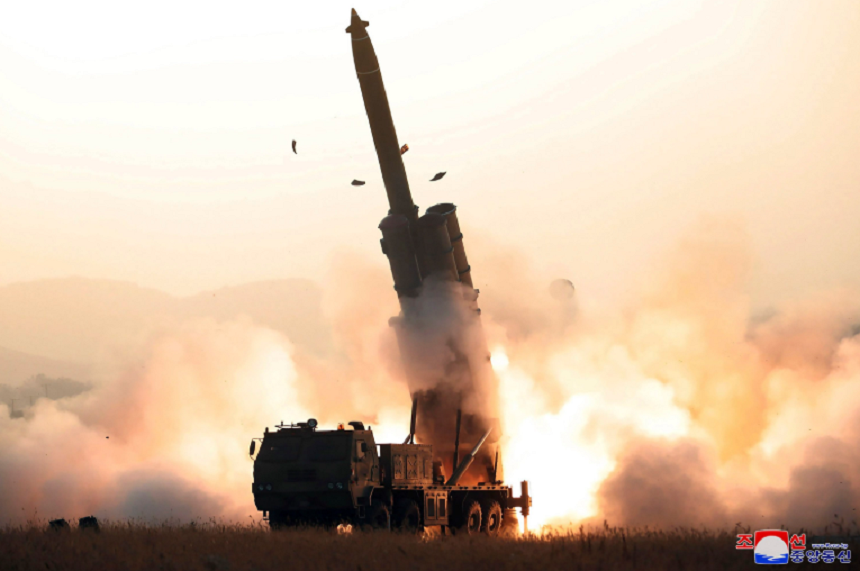 Kim Jong Un, ”satisfăcut”, ”transmite felicitări echipei”, în urma testării joi a unui lansator de ”rachete multiple”