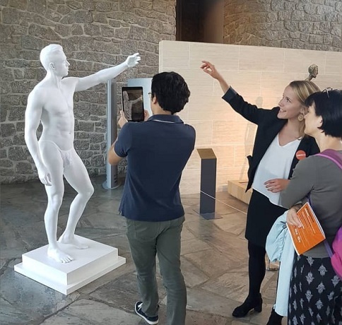 Sculptor, umilit de UNESCO după ce organizaţia a acoperit organele sexuale ale lucrărilor sale cu lenjerie 