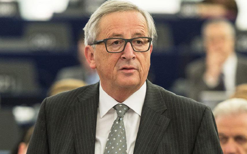 Jean Claude Juncker, pentru Der Spiegel: L-am sărutat pe Putin... cu siguranţă asta nu a dăunat Europei