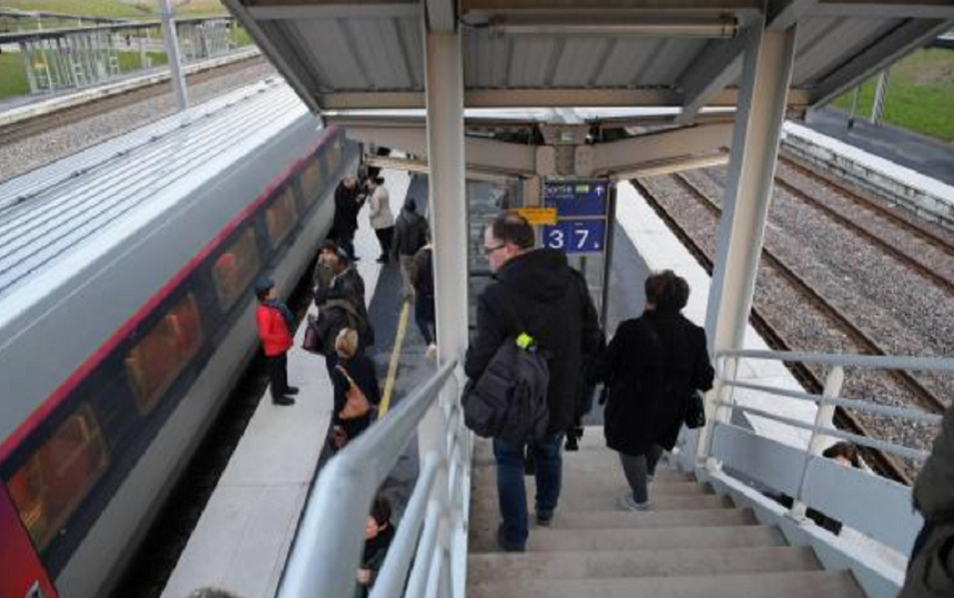 Un bărbat nud şi ameninţător, arestat într-un TGV în apropiere de oraşul francez Reims