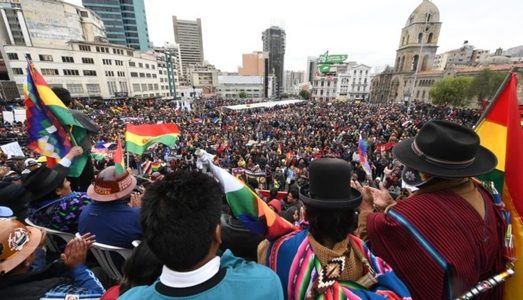 Manifestaţii antiguvernamentale în Bolivia - Casa surorii preşedintelui, incendiată. Protestatarii au ocupat televiziunea şi radioul. Mexicul a primit cereri de azil