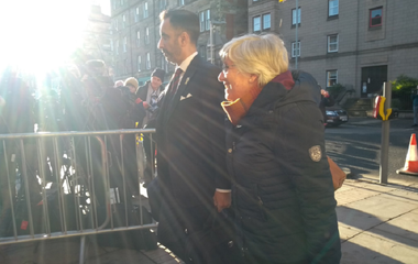 Separatista catalană Clara Ponsati, a cărei extrădare este cerută de Madrid, se predă justiţiei britanice