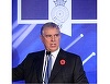 Prinţul Andrew spune că nu îşi aminteşte să o fi întâlnit pe americanca Virginia Giuffre, care susţine că a fost forţată la 17 ani să întreţină relaţii sexuale cu el