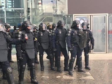 Violenţe la Paris, la împlinirea unui an de la începutul mişcării "vestelor galbene". O manifestaţie a fost anulată - VIDEO
