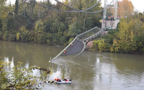O adolescentă moartă şi ”probabil” mai mulţi dispăruţi în urma surpării podului de pe Tarn, în apropiere de Toulouse