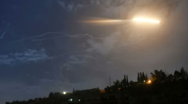 Israelul revendică atacuri ”de mare amploare” în Siria, soldate cu cel puţin 11 ”combatanţi”  morţi