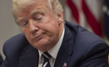 Trump sună la “Fox & Friends” şi spune că nu se aşteaptă să fie inculpat în sandalul ucrainean; el reia teoria conspiraţiei potrivit căreia Ucraina s-a amestecat în alegeri în 2016