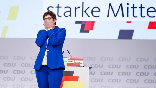 ”Succesoarea” criticată a lui Merkel câştigă o bătălie la Congresul CDU de la Leipzig