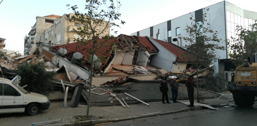 Cel puţin patru morţi şi 150 de persoane rănite uşor în cutremurul din Albania