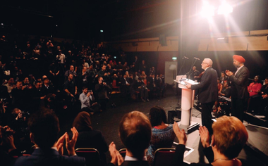 Corbyn lansează programul special laburist împotriva discriminării şi se apără în urma atacului marelui rabin Ephraim Mirvis pe tema antisemitismului, susţinut de episcopul de Canterbury; Consiliul Musulmanilor britanici denunţă ”islamofobia” Partidului Conservator 
