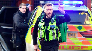 Mai multe persoane rănite într-un atac cu arma albă în apropiere de Podul Londrei, anunţă poliţia britanică