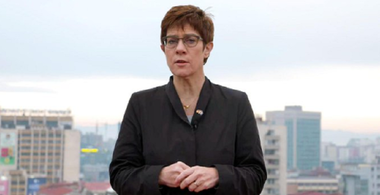 Annegret Kramp-Karrenbauer cere noii conduceri SPD să se hotărască dacă rămâne în Guvernul Merkel sau nu; ”Noi nu suntem o instituţie de terapie intensivă a partidelor din Guvern”