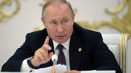 Vladimir Putin a promulgat o lege care permite ca orice persoană care distribuie conţinut media sau care primeşte finanţare din străinătate să fie etichetată drept agent străin