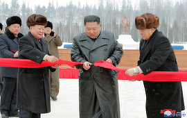 Kim Jong Un inaugurează un proiect uriaş al unui nou oraş, Samjiyon, situat în apropierea Muntelui Paektu, leagănul legendar al naţiunii coreene