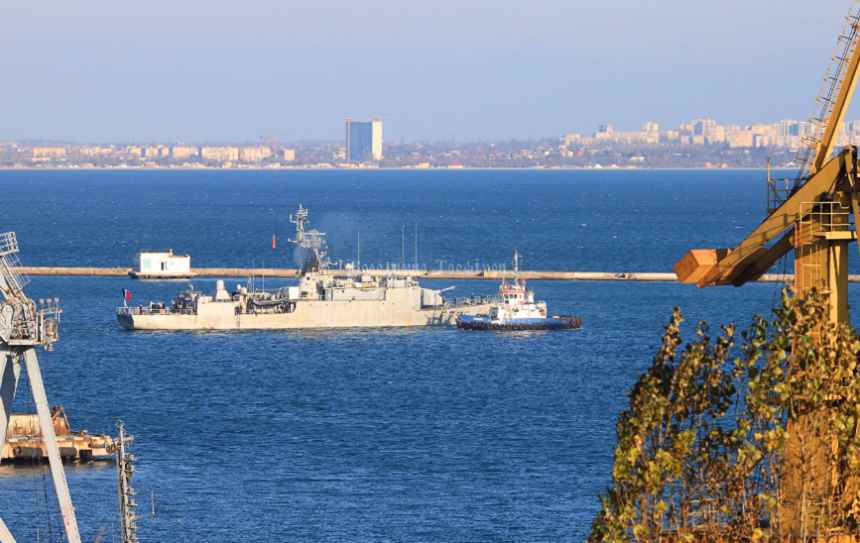 O navă franceză de spionaj, corveta Commandant Birot, se joacă de-a şoarecele şi pisica cu ruşii la Marea Neagră