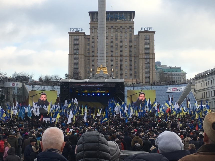 Mii de ucraineni au manifestat la Kiev împotriva “capitulării” în faţa Moscovei - VIDEO