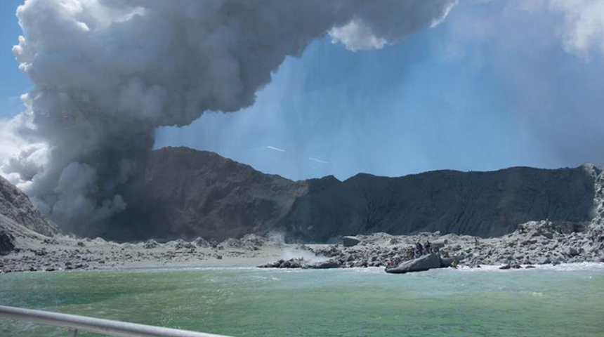 UPDATE-Cel puţin cinci morţi în erupţia vulcanică din Noua Zeelandă