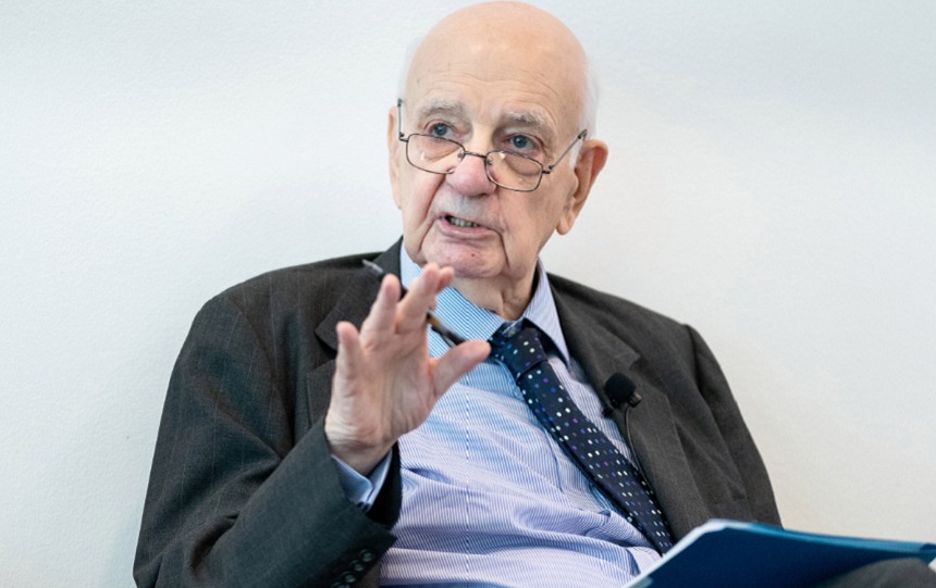 Paul Volcker, un fost preşedinte Fed, moare la vârsta de 92 de ani