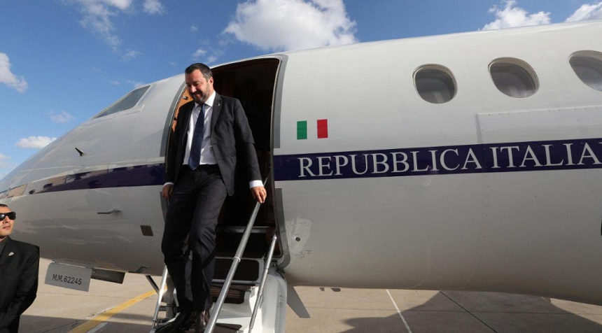 Salvini, anchetat de Parchetul Romei cu privire la folosirea abuzivă a unor avioane şi elicoptere pe când era ministru