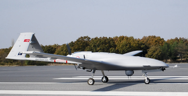 Turcia desfăşoară o primă dronă înarmată, de tip Bayraktar TB2, în Ciprul de Nord, după semnarea unui controversat acord de delimitare maritimă cu Libia 