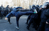 Nouăsprezece persoane rănite la Kiev în ciocniri între poliţişti şi manifestanţi împotriva vânzării terenurilor arabile în Ucraina