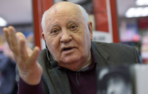 Fostul preşedinte rus Mihail Gorbaciov, internat într-un spital din Moscova din cauza unei pneumonii