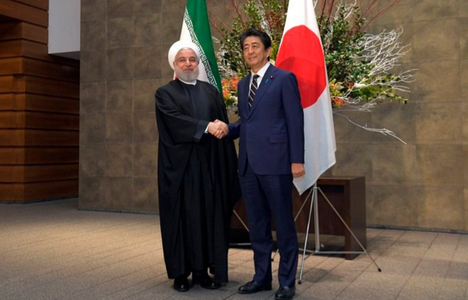 Rohani condamnă la Tokyo retragerea ”iraţională” a SUA din Acordul de la Viena în dosarul nuclear iranian