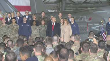 Trump îşi laudă bilanţul şi pleacă două săptămâni în Florida, după inculparea în Congres