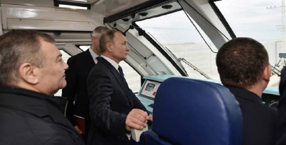 Putin inaugurează legătura feroviară a sudului Rusiei cu Crimeea - VIDEO