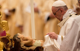 Papa Francisc sărbătoreşte de Crăciun iubirea ”gratuită”, garanţia păcii