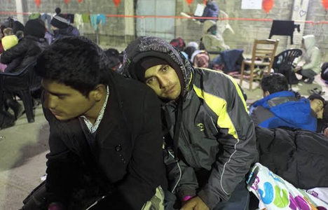 Doi tineri solicitanţi de azil, un irakian şi un afgan, se sinucid prin spânzurare în nordul Greciei