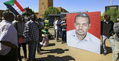 Douăzeci şi şapte de membri ai serviciilor de informaţii din Sudan, găsiţi vinovaţi de torturarea unui manifestant până la moarte, condamnaţi la pedeapsa capitală