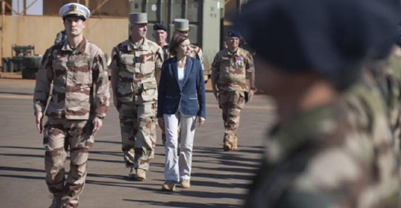 Franţa îşi menţine ”pentru moment” cei 160 de militari desfăşuraţi în Irak, după ce NATO anunţă o retragere ”temporară” de personal
