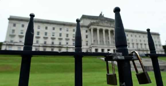 Proiect de acord în vederea restabilirii unui guvern local şi scoaterii Irlandei de Nord din trei ani de blocaj politic