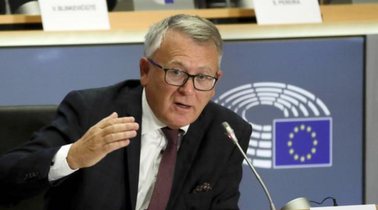 Comisia Europeană cere CJUE măsuri provizorii printr-o ordonanţă împotriva reformei justiţiei poloneze
