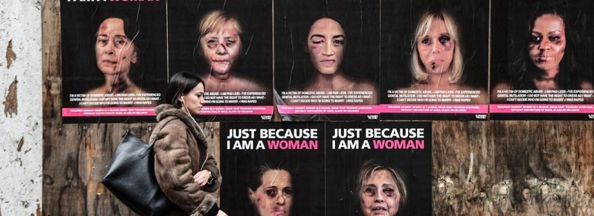 Chipurile "tumefiate" ale lui Brigitte Macron, Michelle Obama sau Angela Merkel, într-o campanie ce denunţă violenţa contra femeilor