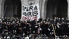 Concert al greviştilor de la Opera din Paris, pe treptele Palatului Garnier, în semn de protest faţă de reforma pensiilor – VIDEO