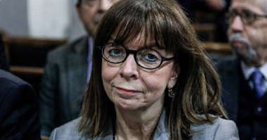 Magistrata Ekaterini Sakellaropoulou, aleasă de Vouli cu o vastă majoritate prima preşedintă a Greciei