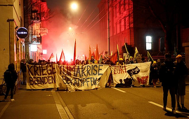 Manifestaţie la Zurich împotriva WEF dispersată cu gaze lacrimogene, tunuri cu apă şi gloanţe de cauciuc