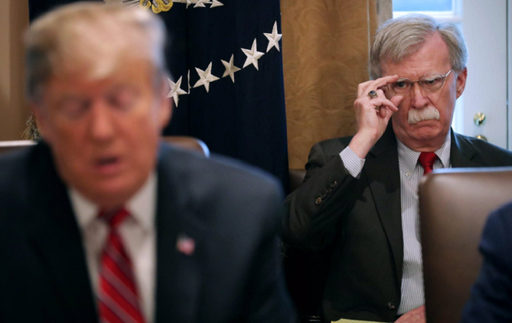 Bolton scrie într-o lucrare nepublicată că Trump voia să lege ajutorul militar destinat Ucrainei de ancheta cu privire la Biden, contrazicând apărarea miliardarului în procesul destituirii