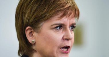 Sturgeon postează o imagine cu sediul CE pe care sunt scrise cuvintele ”Europe” şi ”Scotland”: Chiar au lăsat o lumină aprinsă pentru Scoţia - FOTO
