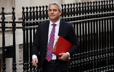 Ministerul Brexitului, desfiinţat, Johnson îl laudă pe Steve Barclay