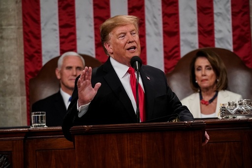 Sondaj: Americanii sunt împărţiţi aproape în mod egal în privinţa achitării lui Donald Trump în procesul din Senat